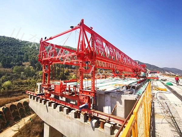 辽宁沈阳架桥机租赁厂家220吨40米自平衡架桥机一年租金